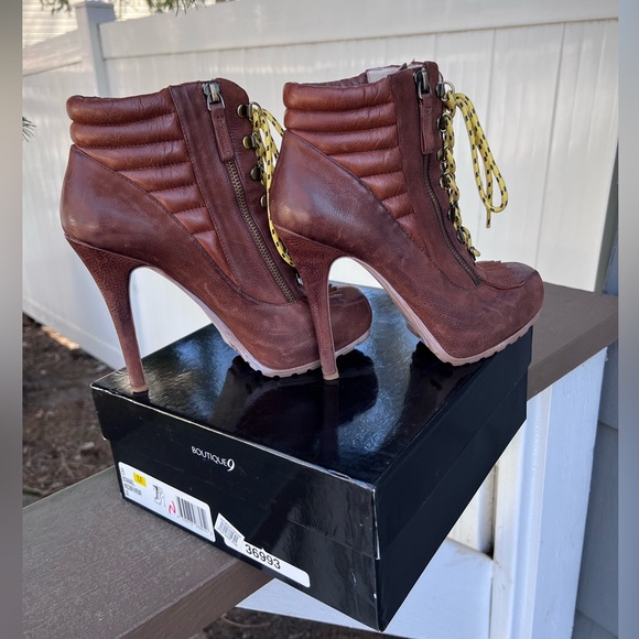 Boutique 9 Platform Bootie - Picture 4 of 7